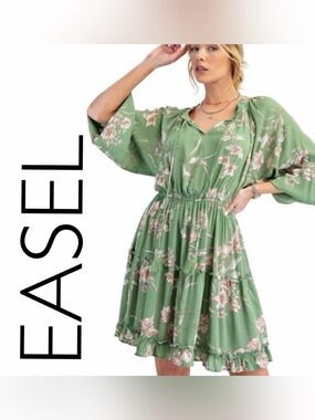 easel Green Floral Long Sleeve V-Neck Dress